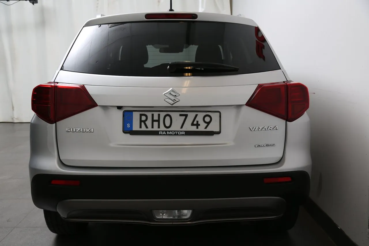 Vehicle image 25