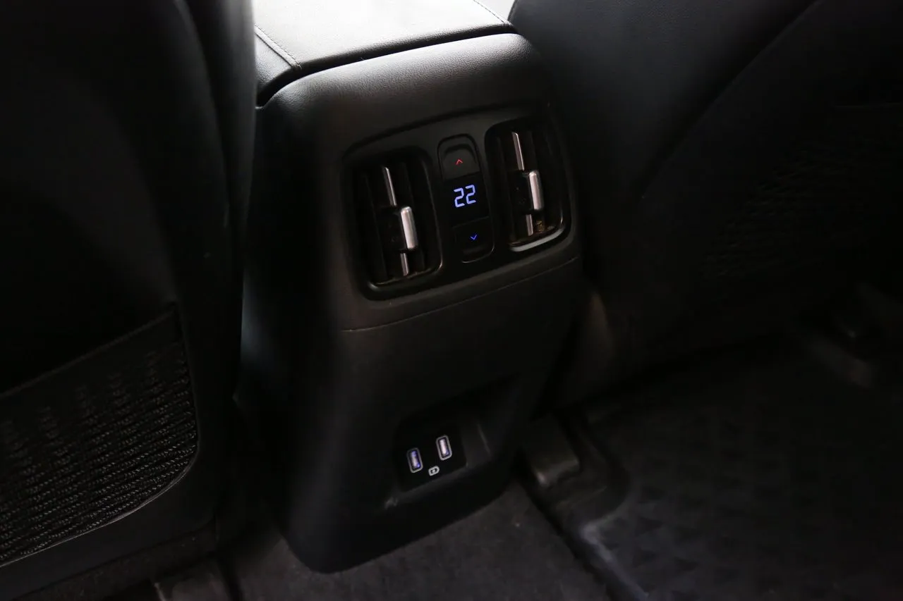 Vehicle image 28