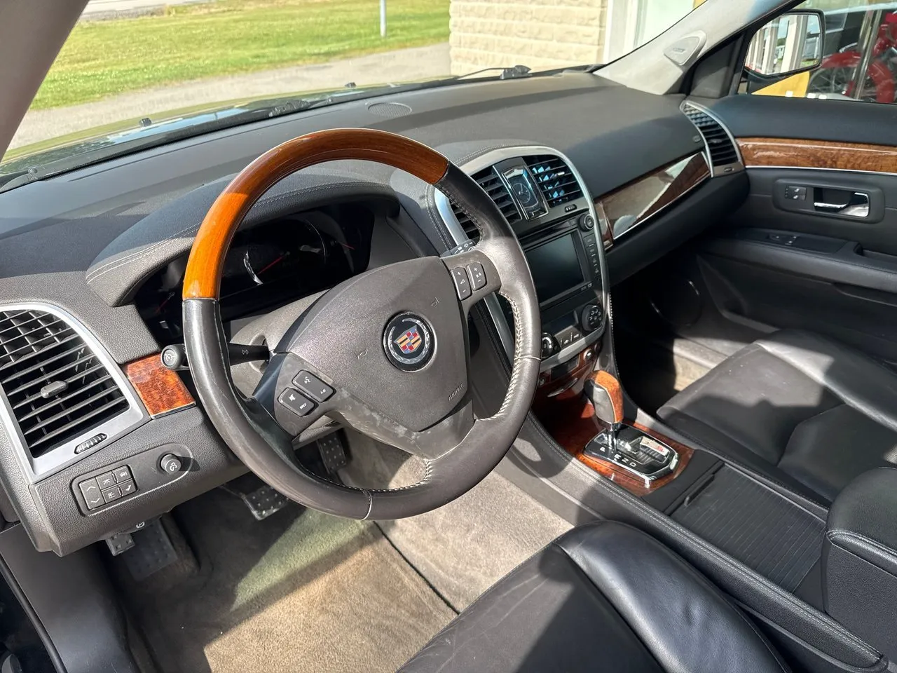 Vehicle image 12