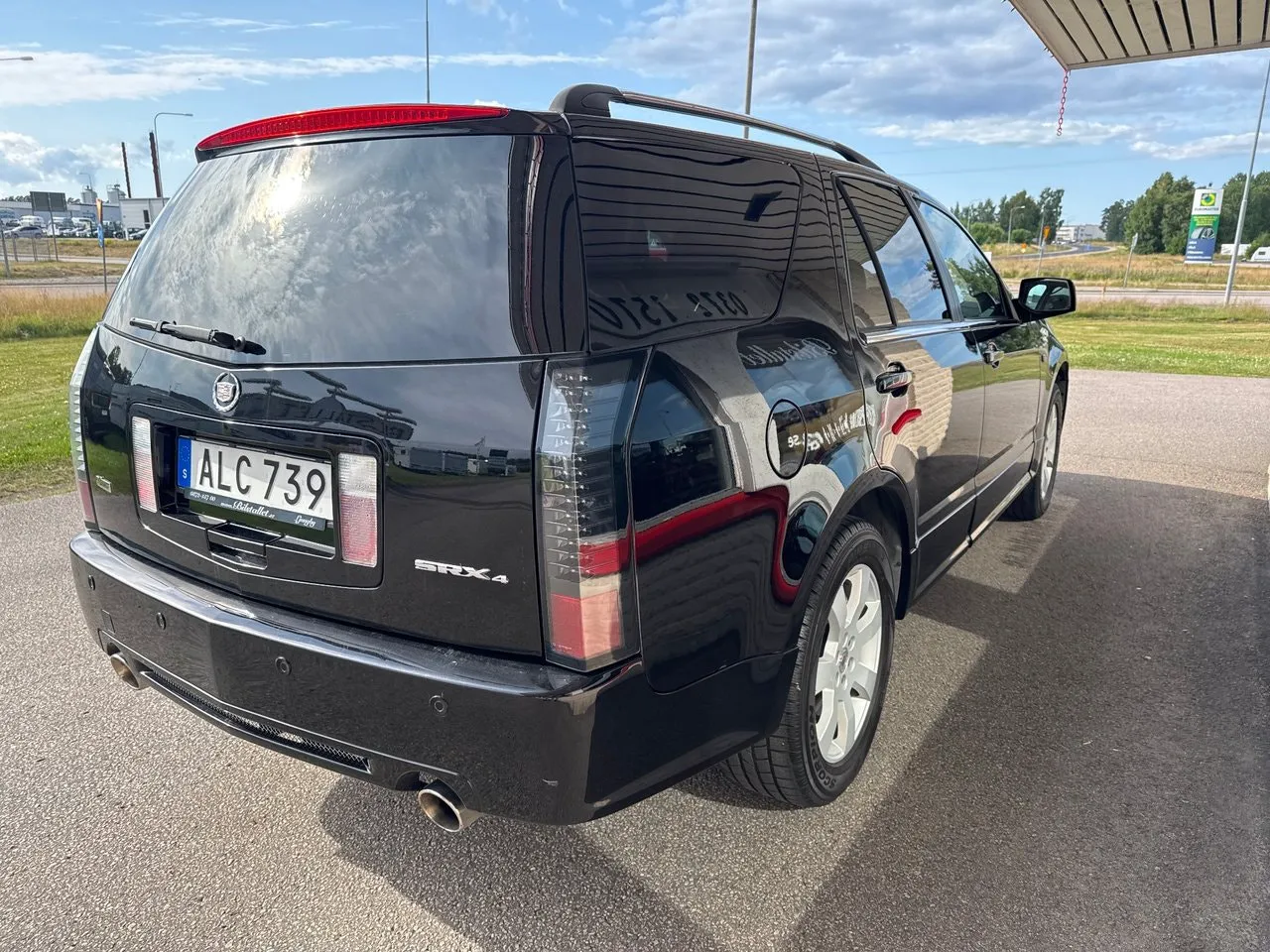 Vehicle image 16