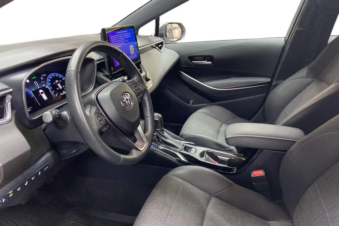 Vehicle image 14