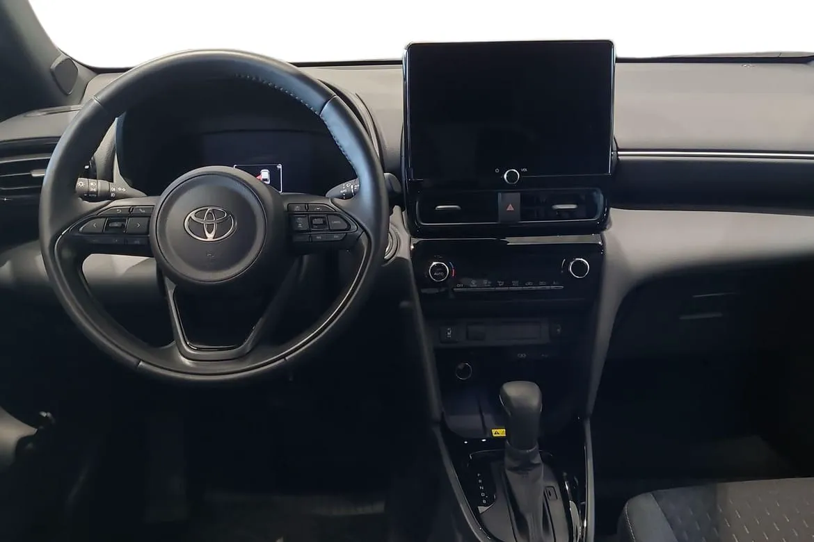 Vehicle image 15