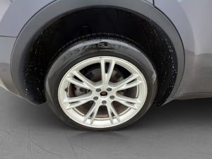 Tesla Model Y bild 31