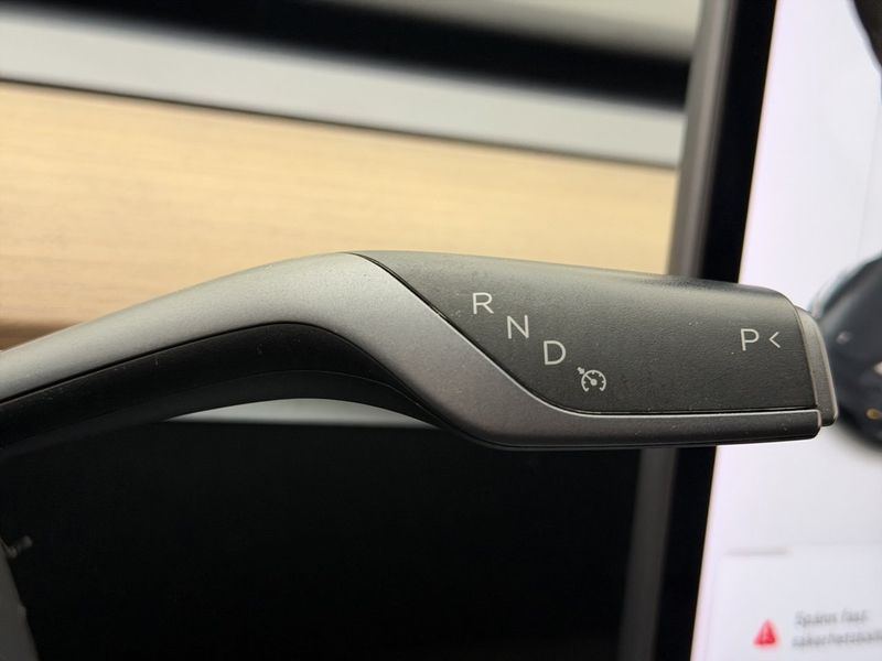 Tesla Model Y bild 28