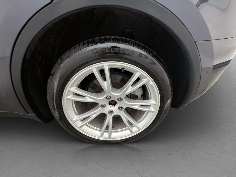 Tesla Model Y bild 30