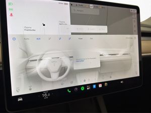 Tesla Model Y bild 18