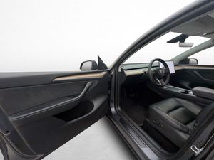 Tesla Model Y bild 10