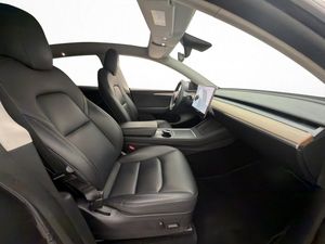 Tesla Model Y bild 23