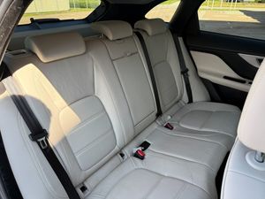 Jaguar F-Pace bild 9