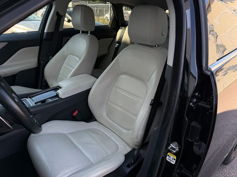 Jaguar F-Pace bild 10