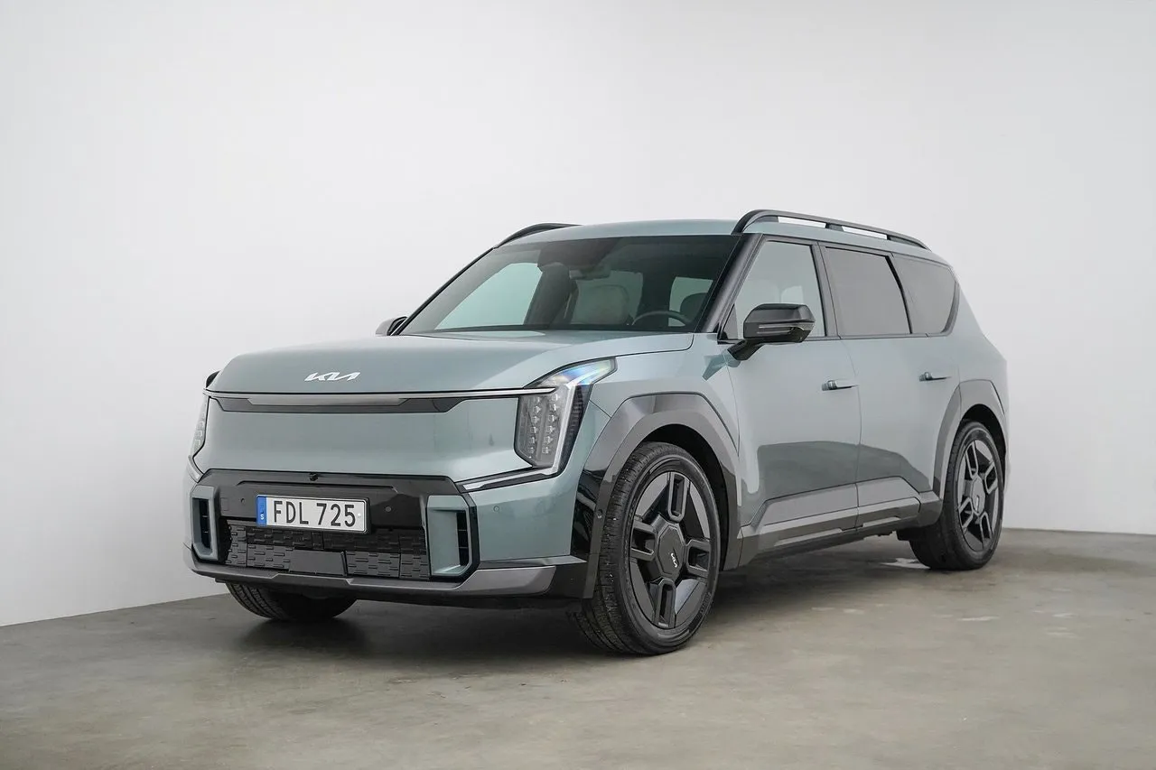 Vehicle image 27