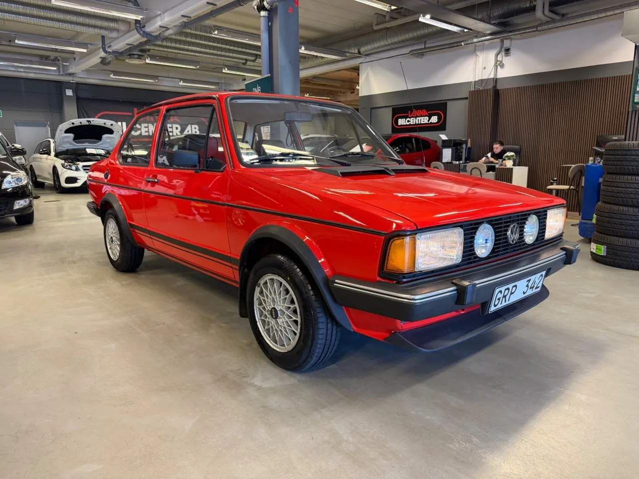 Vehicle image 6