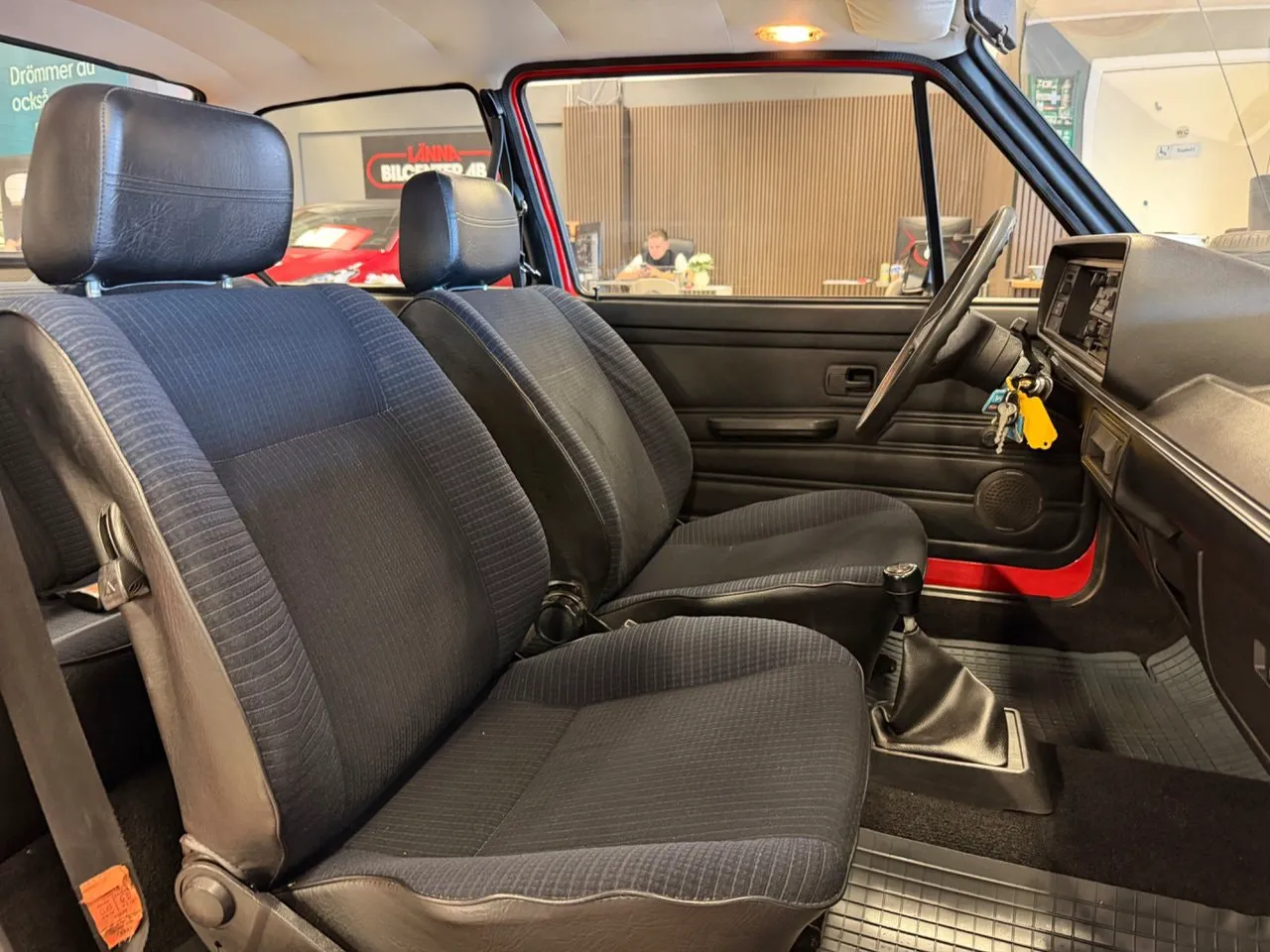 Vehicle image 30