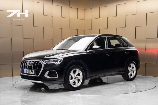 Audi Q3 35 TFSI Proline Adv / Adaptiv Farth. / Drag / Värmare - 2025