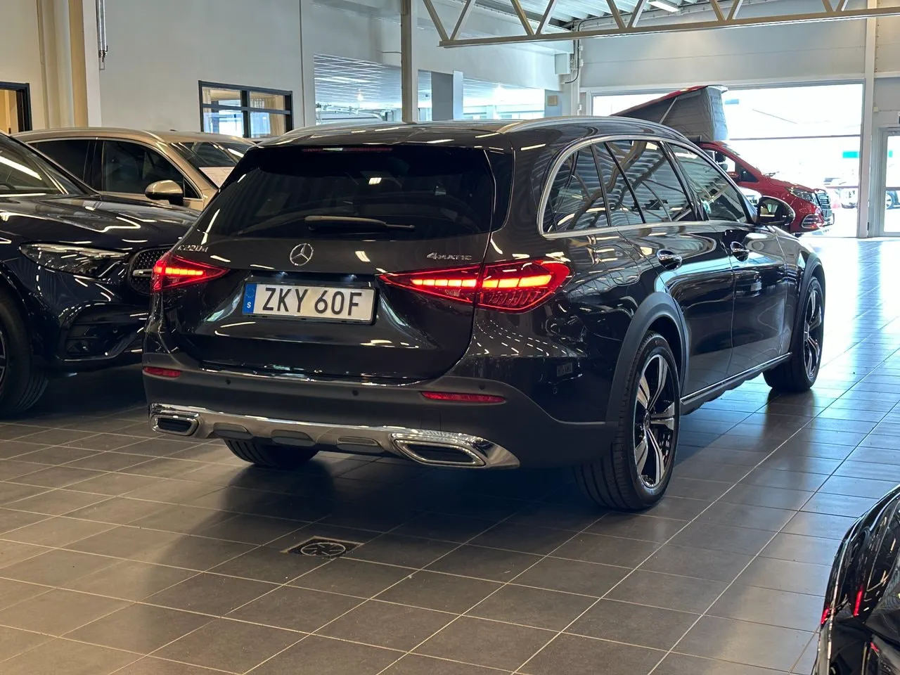Vehicle image 5