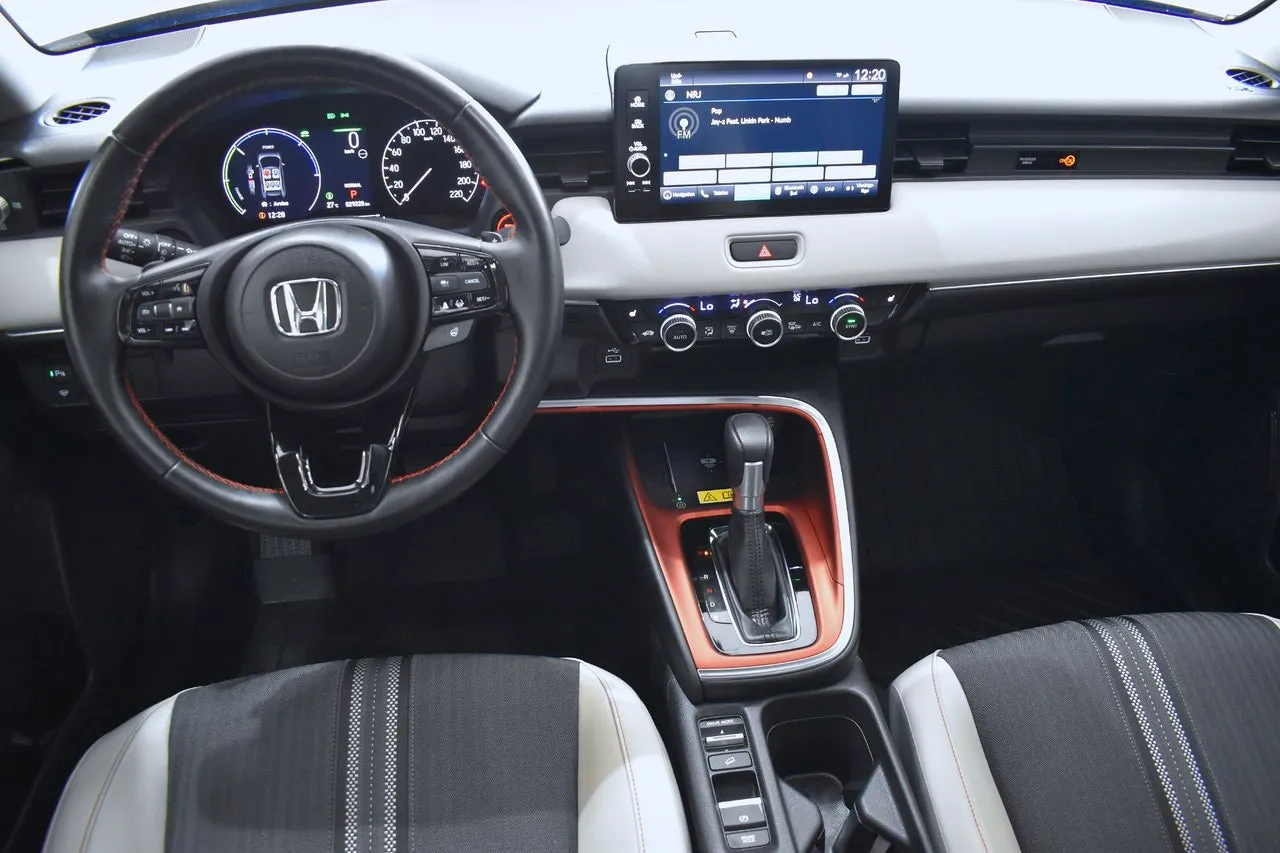 Vehicle image 8
