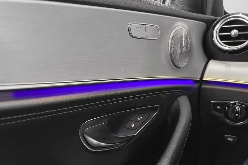 Mercedes E300 bild 19