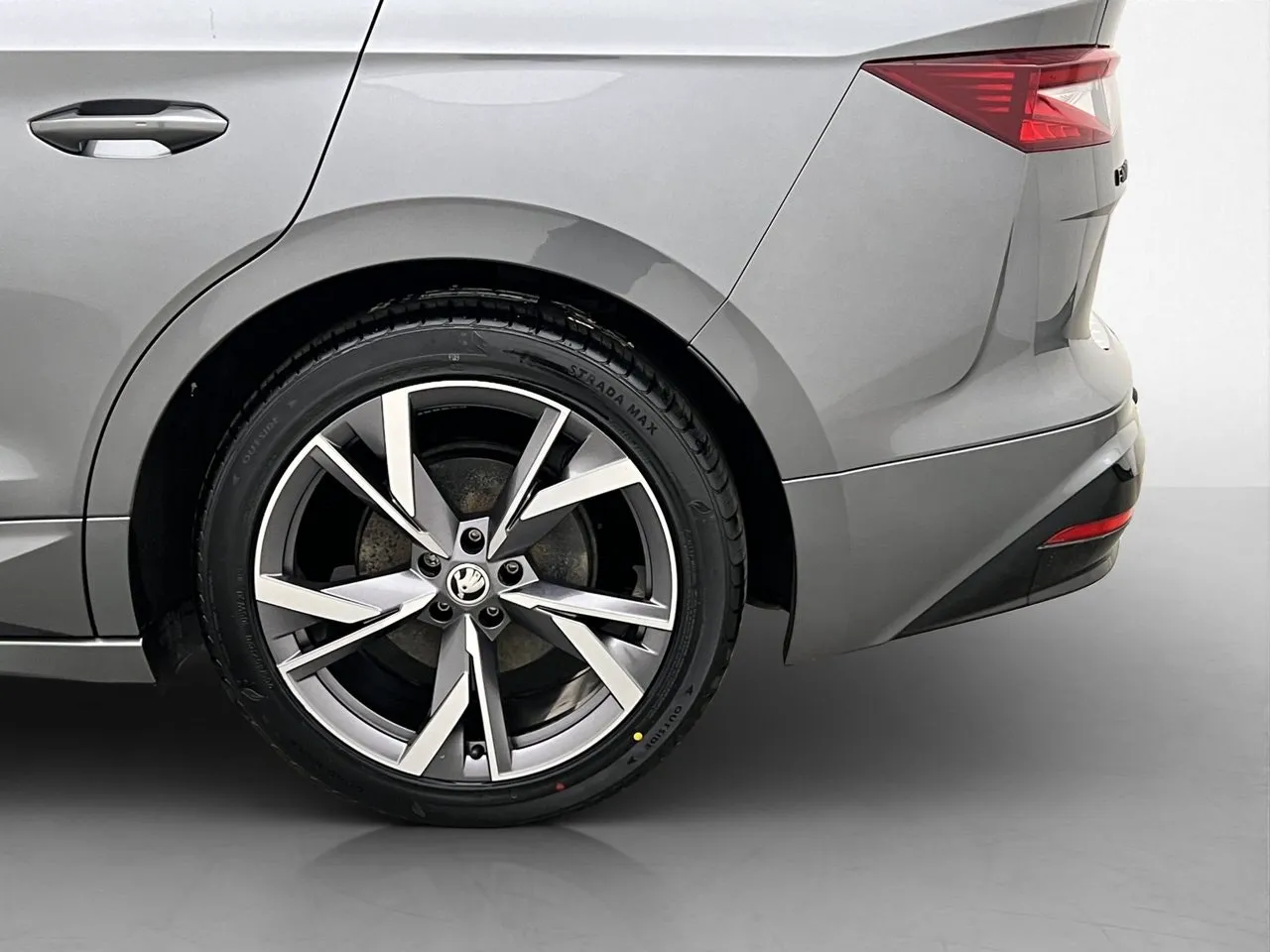 Vehicle image 30