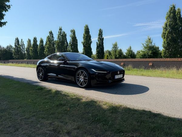 Jaguar F-Type P300 R-Dynamic Black - 2022