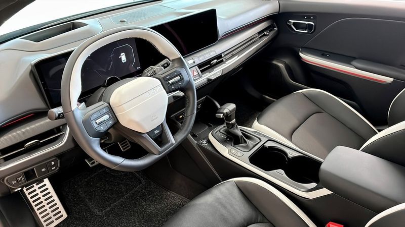 Kia K4 bild 8