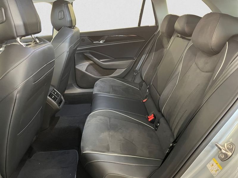 Volkswagen Passat bild 7