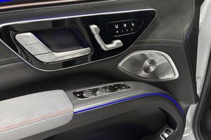 Mercedes EQS450 SUV bild 14