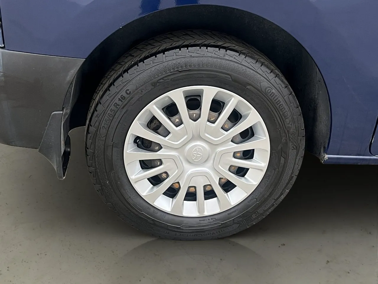 Vehicle image 30