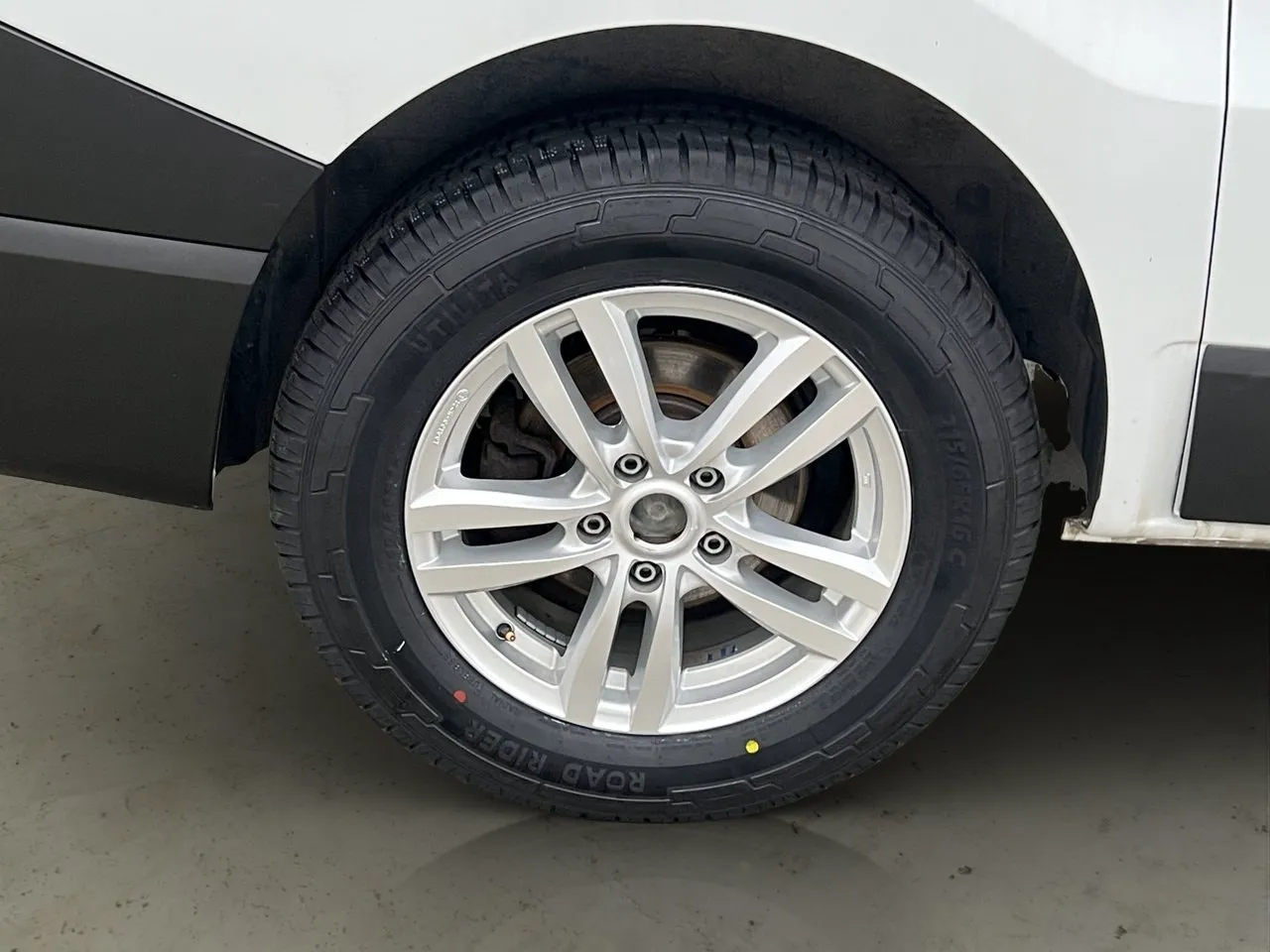Vehicle image 25