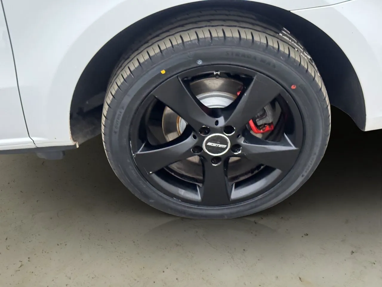 Vehicle image 33