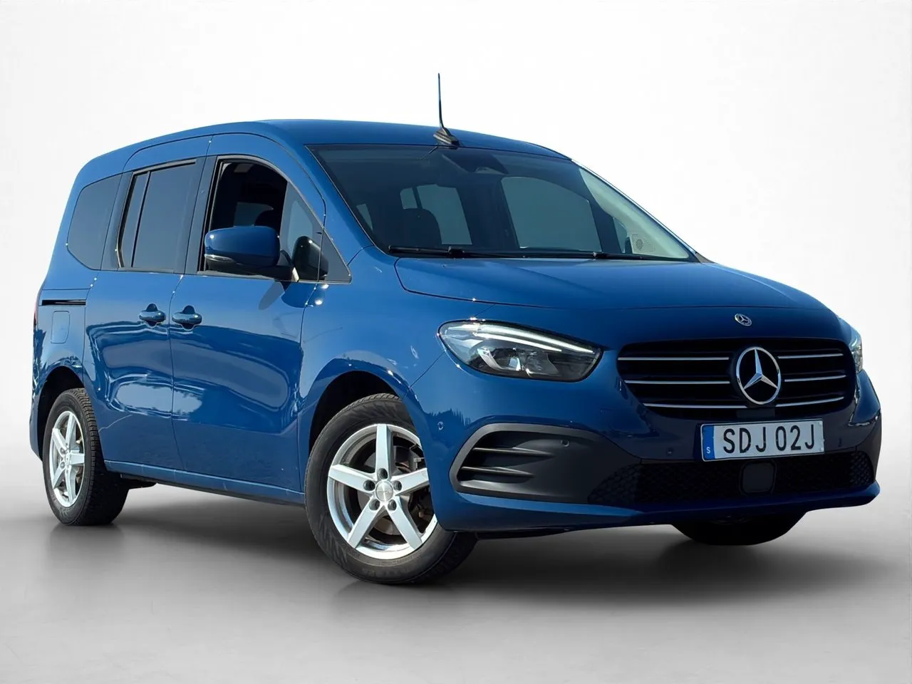 Vehicle image 9