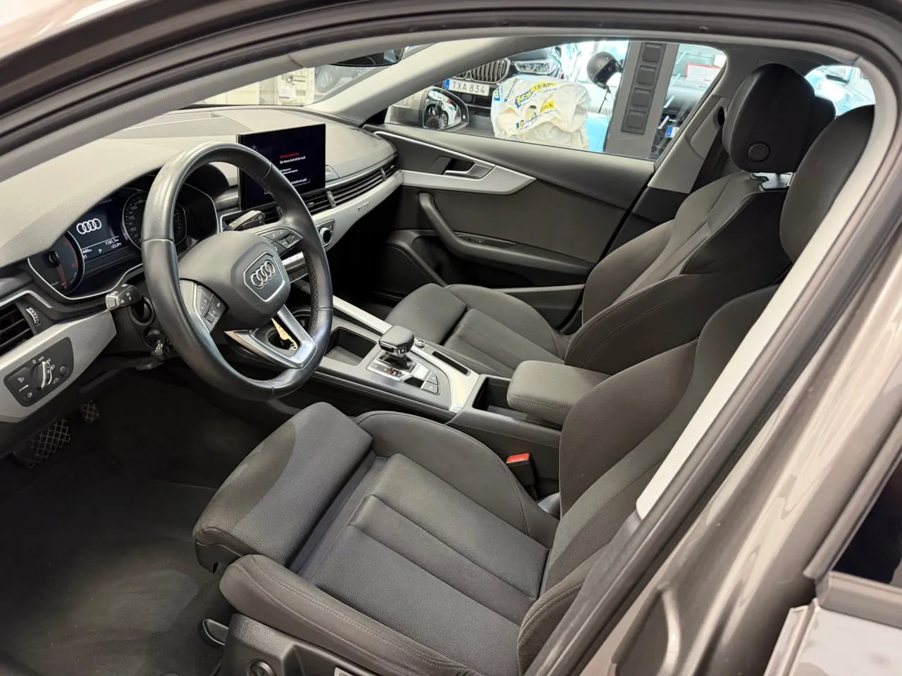 Vehicle image 6