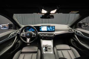 BMW i4 bild 12