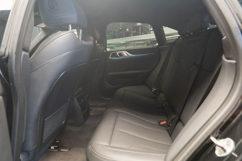 BMW i4 bild 22