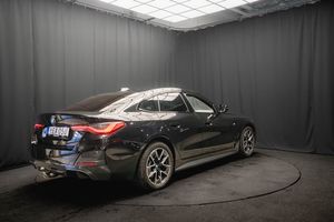 BMW i4 bild 7