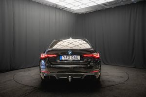 BMW i4 bild 8