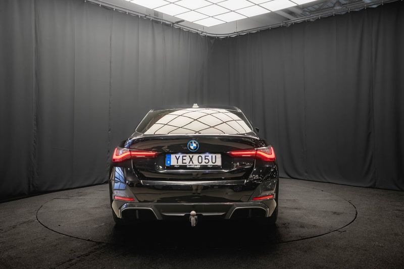 BMW i4 bild 8