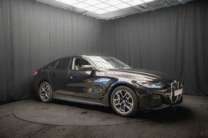 BMW i4 bild 5