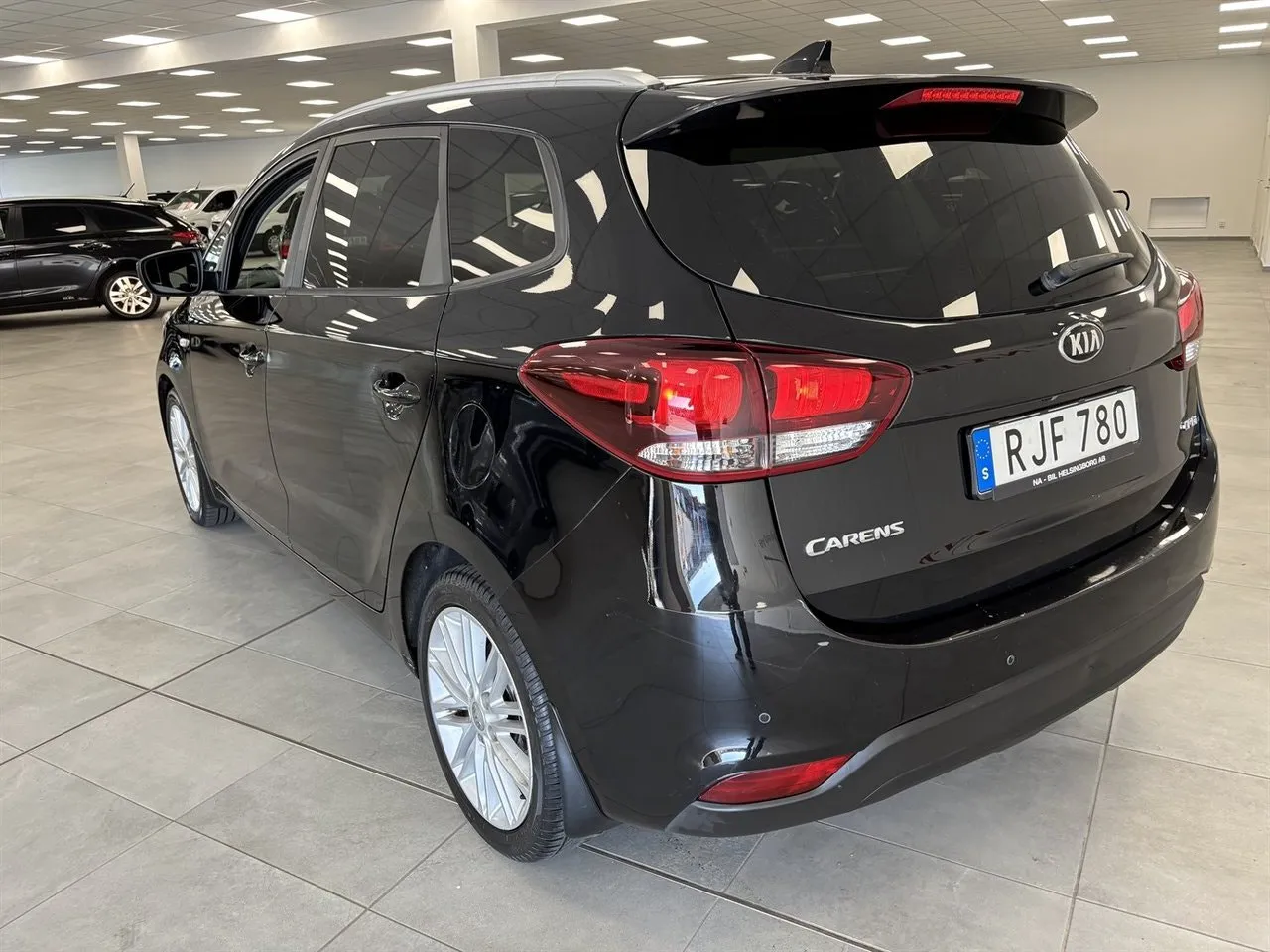 Vehicle image 3