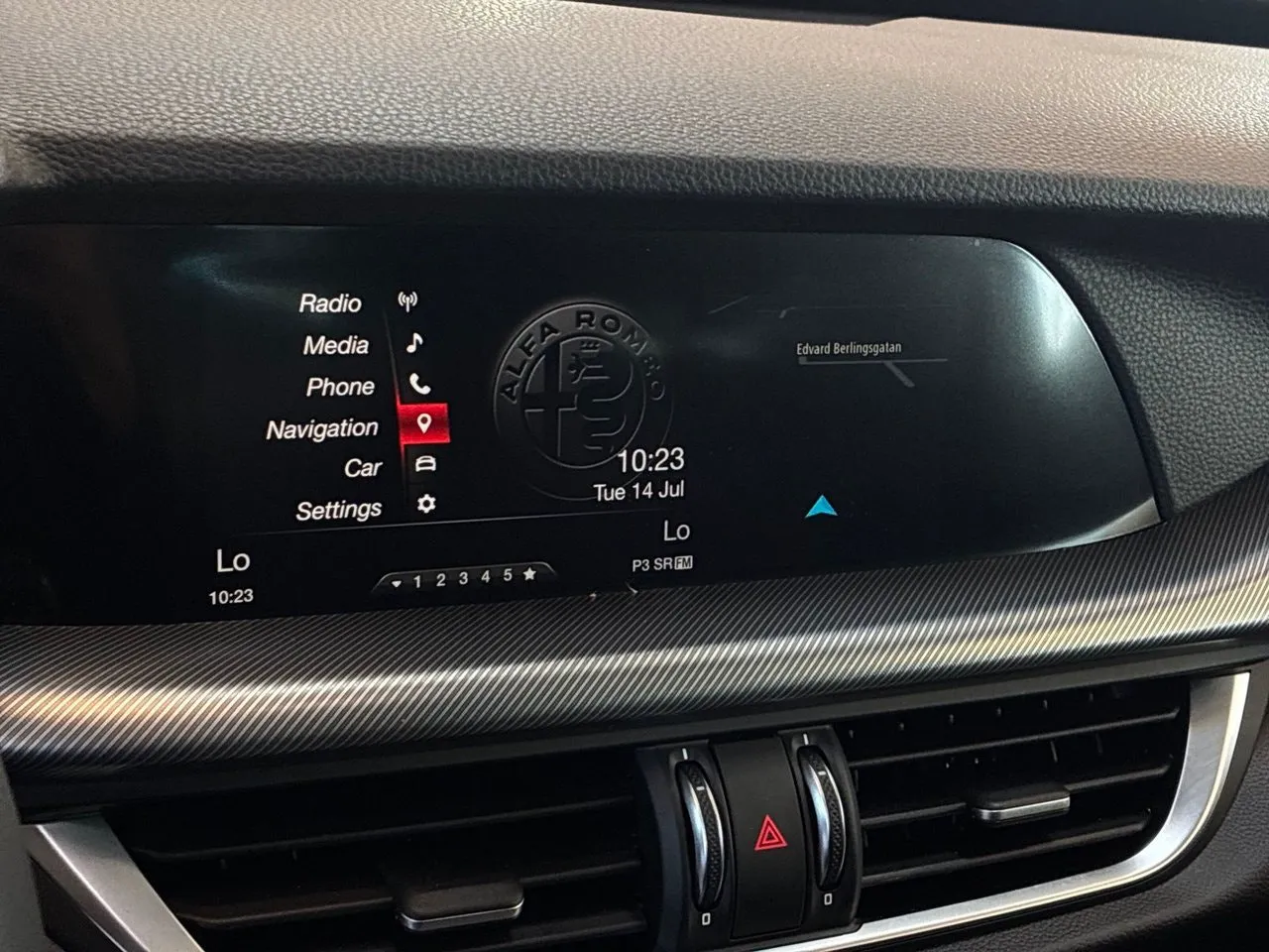 Vehicle image 23