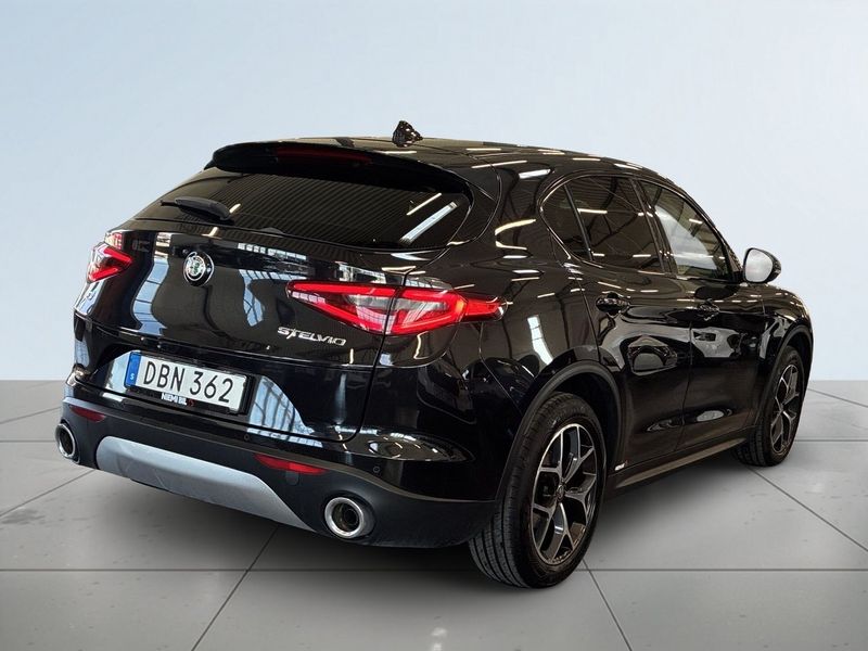 Alfa Romeo Stelvio bild 6