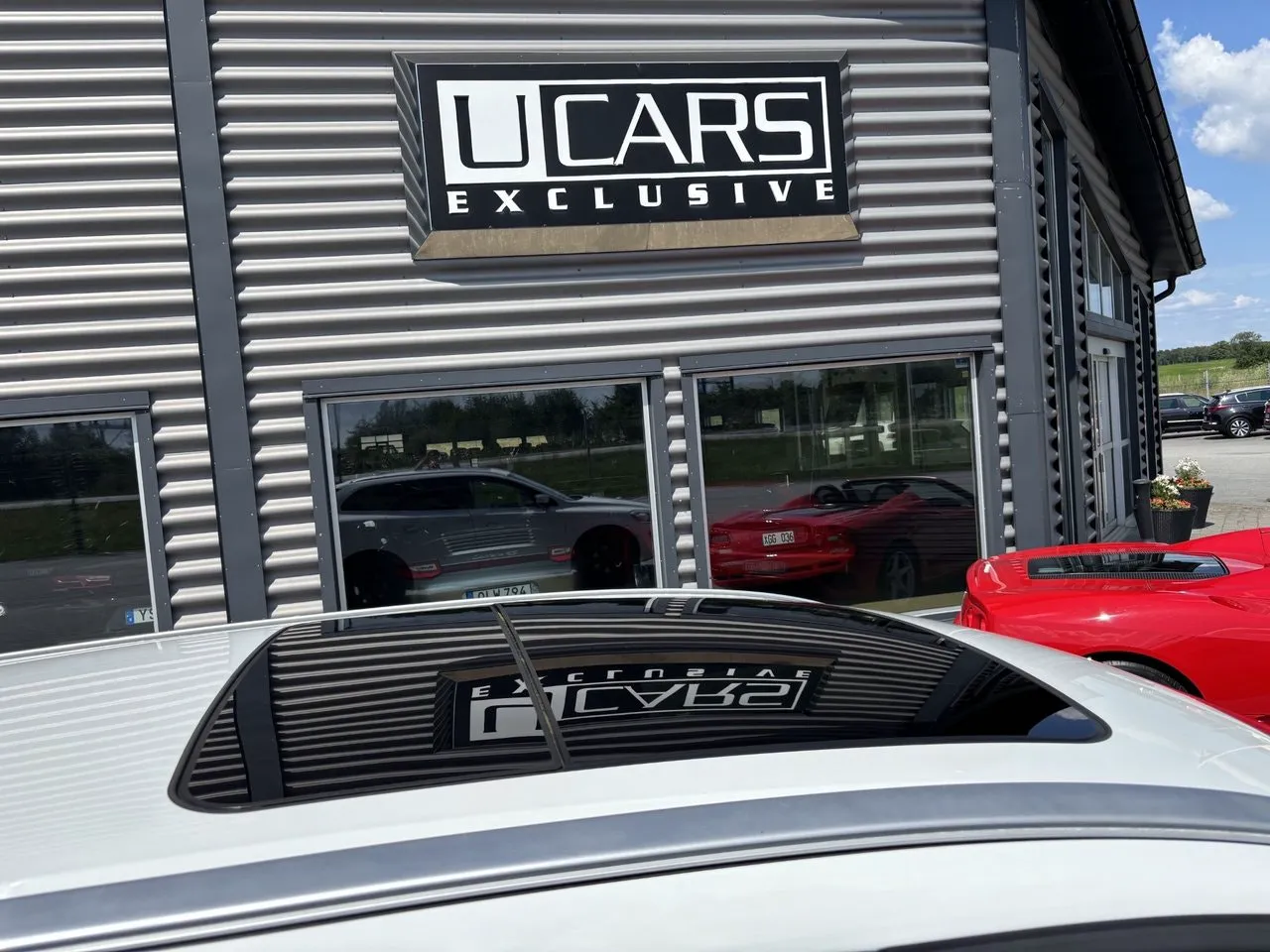 Vehicle image 8