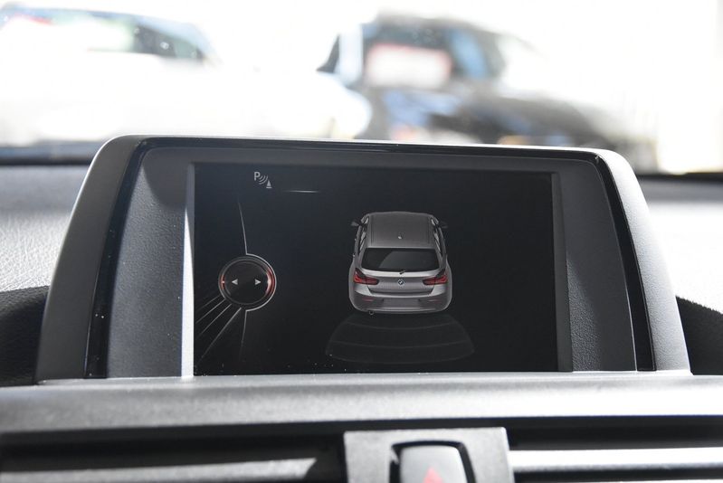 BMW 116 bild 11