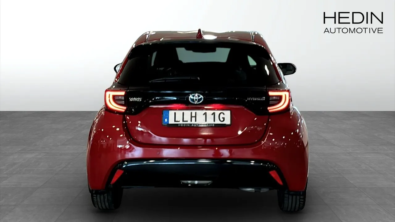 Vehicle image 6