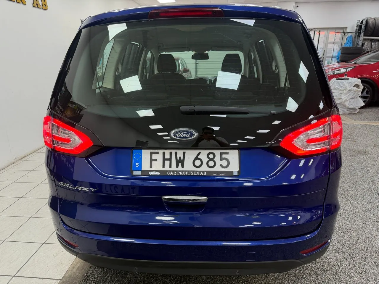 Vehicle image 16