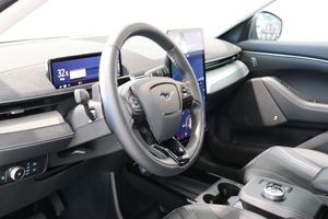 Ford Mustang Mach-E bild 13