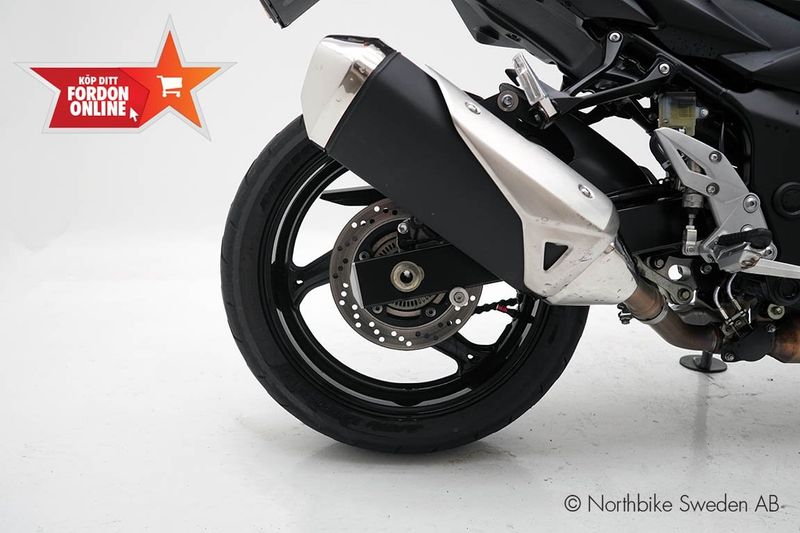 Suzuki GSR bild 15