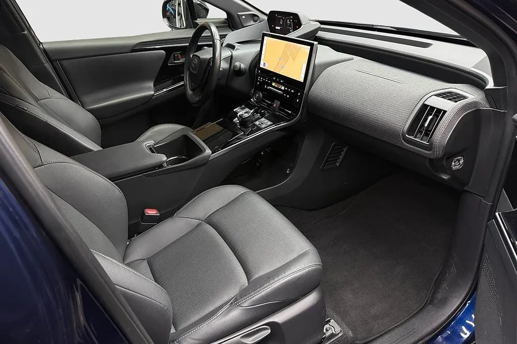 Vehicle image 14