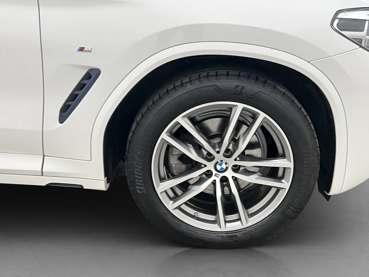 Vehicle image 30
