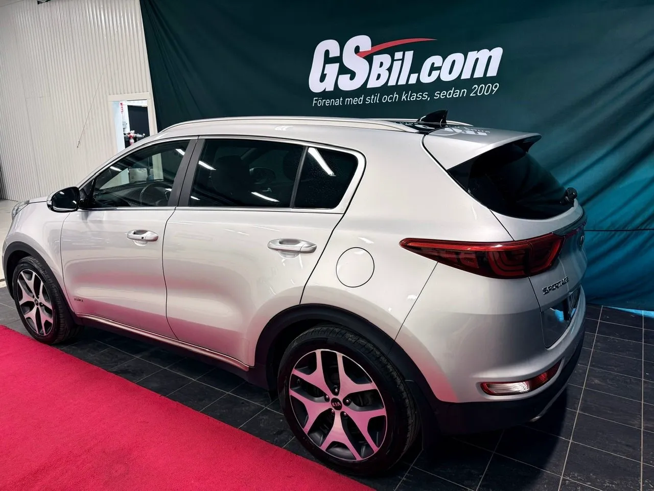 Vehicle image 8