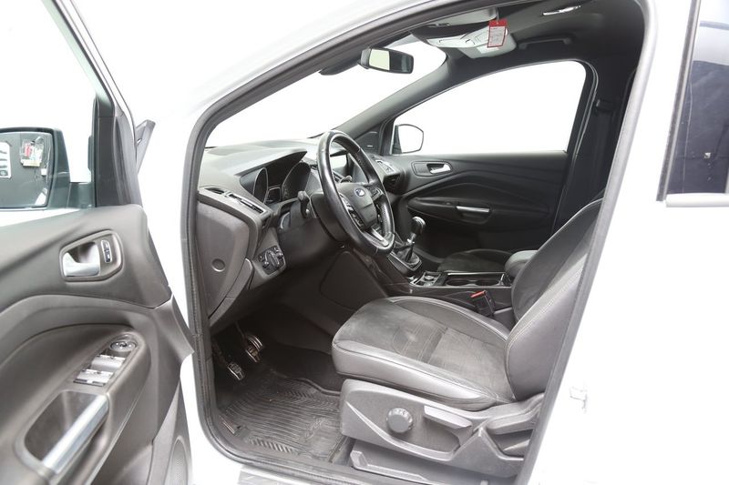 Ford Kuga bild 8